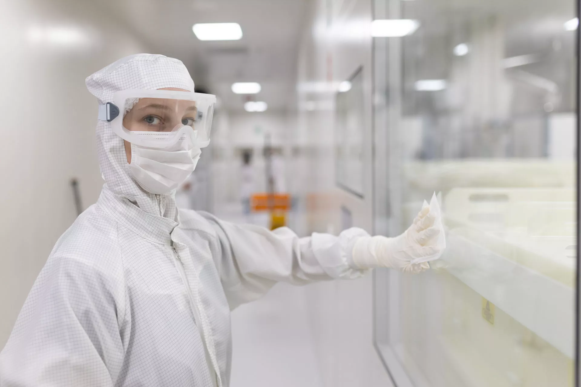 TRU Cleanroom Cleaning
